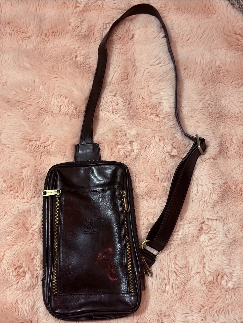 Vera Pelle Leather Crossbody Sling Bag